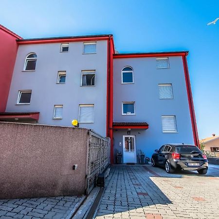Apartments Saric Pula Exterior photo