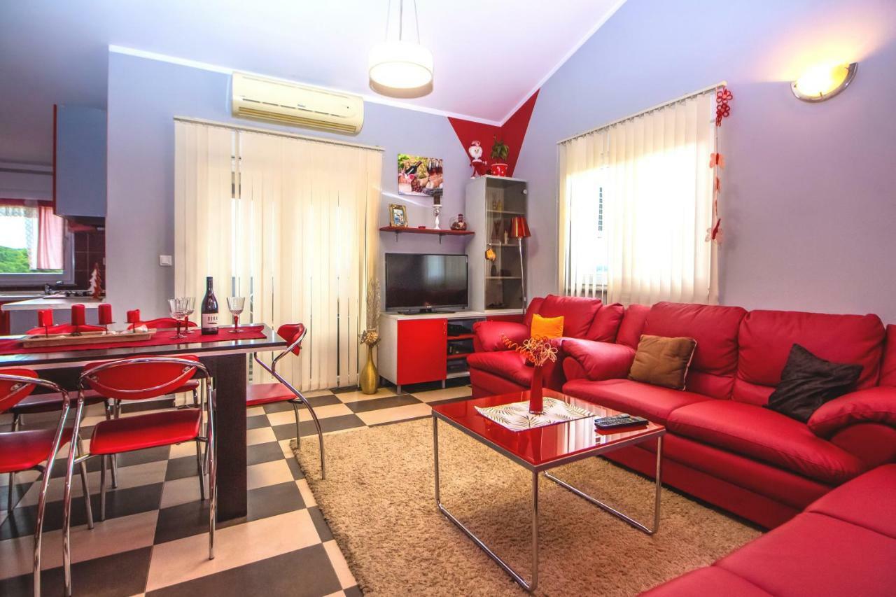 Apartments Saric Pula Exterior photo