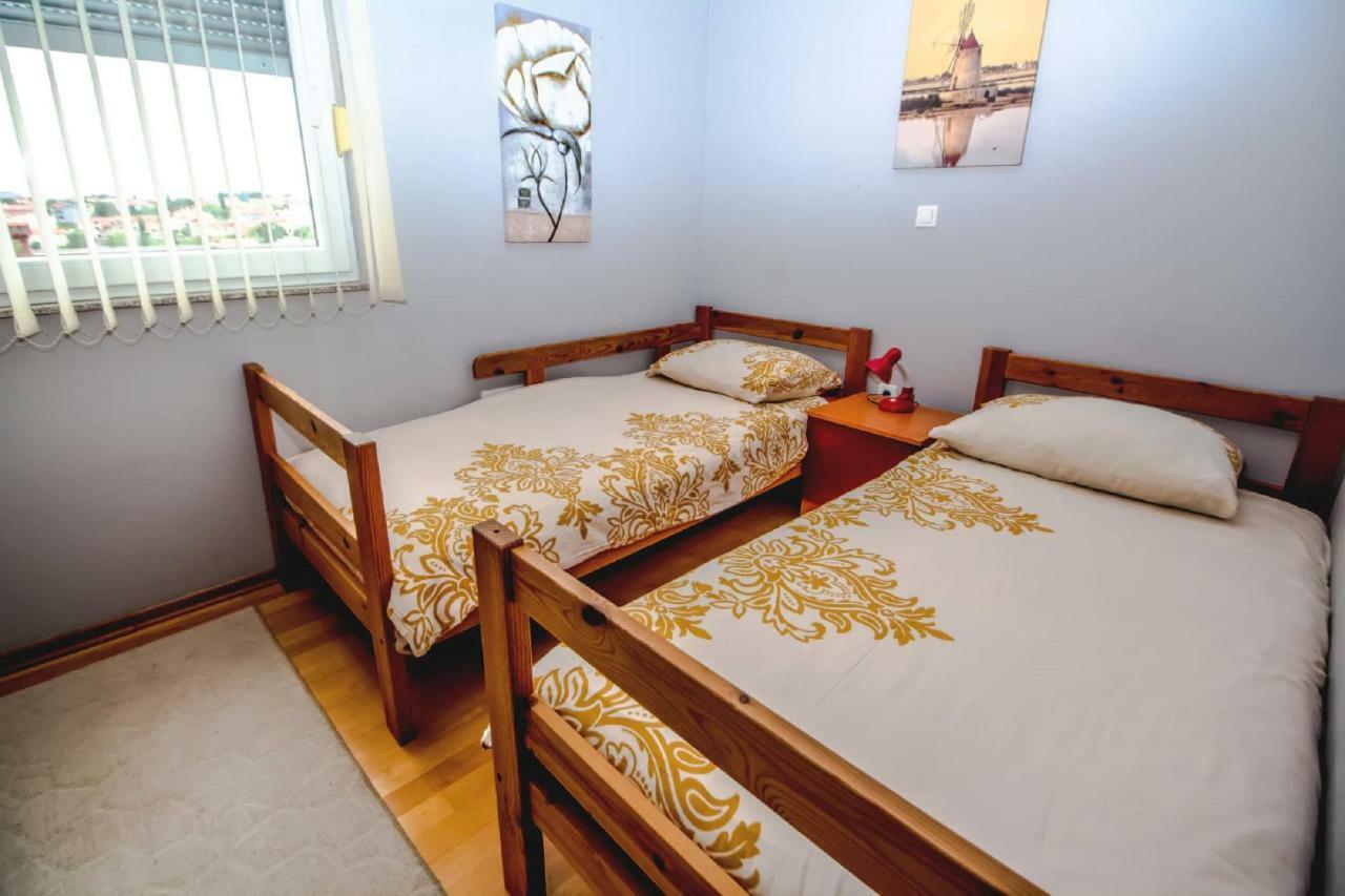 Apartments Saric Pula Exterior photo
